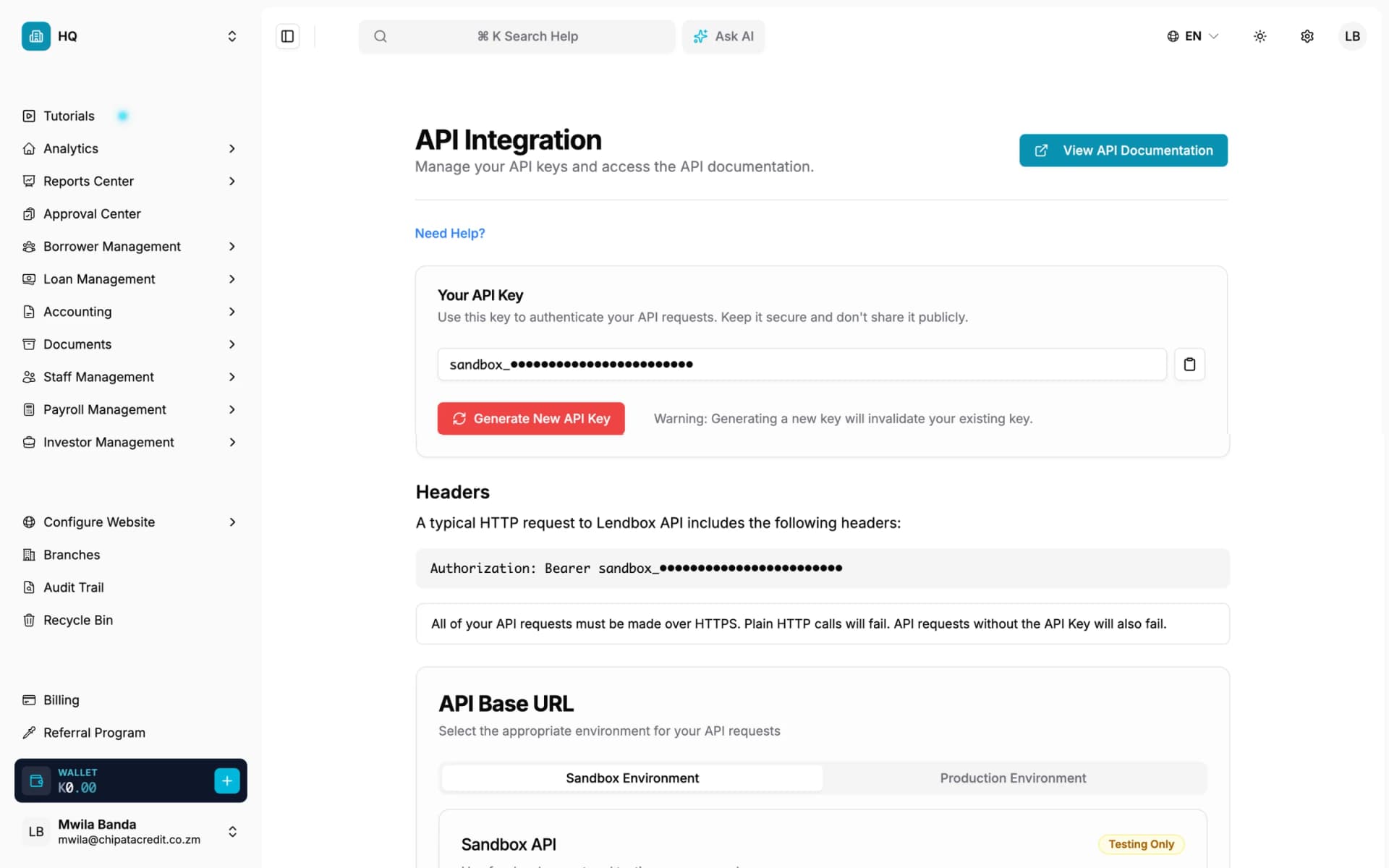 Ang REST API page na may API key card, ang Authorization header at ang base URL ng sandbox at production
